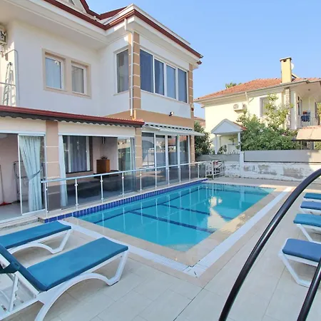 Lisa, 4 Bedroom, Private Pool , Calis Area 빌라 페티예