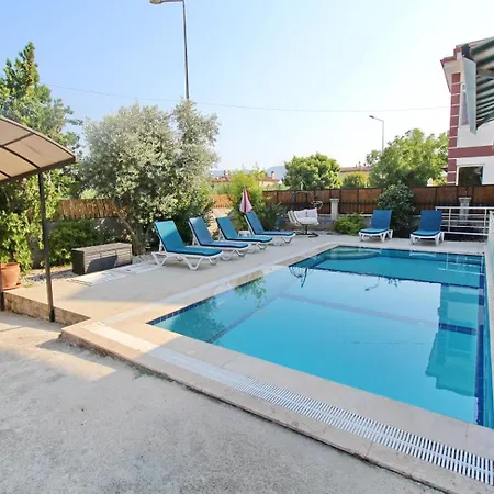 וילה Lisa, 4 Bedroom, Private Pool , Calis Area