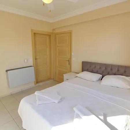 Lisa, 4 Bedroom, Private Pool , Calis Area וילה פאטהיה