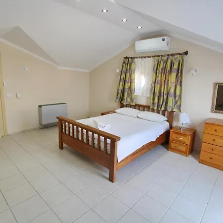 Lisa, 4 Bedroom, Private Pool , Calis Area * פאטהיה