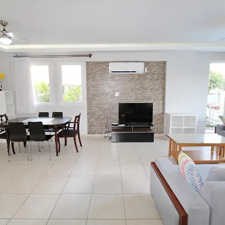 וילה Lisa, 4 Bedroom, Private Pool , Calis Area פאטהיה