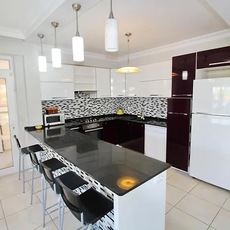 Lisa, 4 Bedroom, Private Pool , Calis Area * פאטהיה