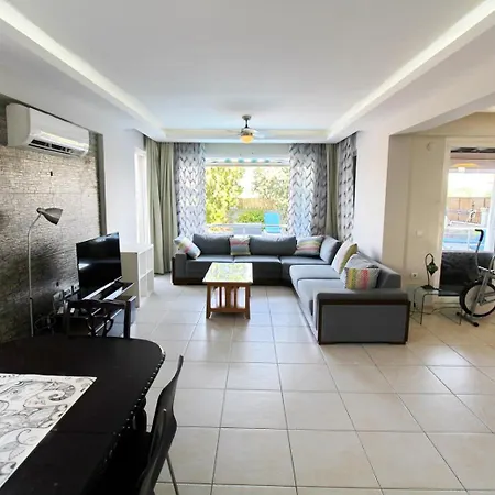 Lisa, 4 Bedroom, Private Pool , Calis Area